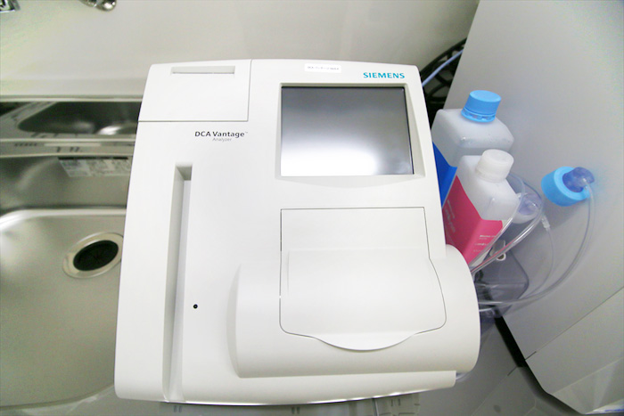 小型HbA1c 、尿中アルブミン／クレアチニン分析装置
